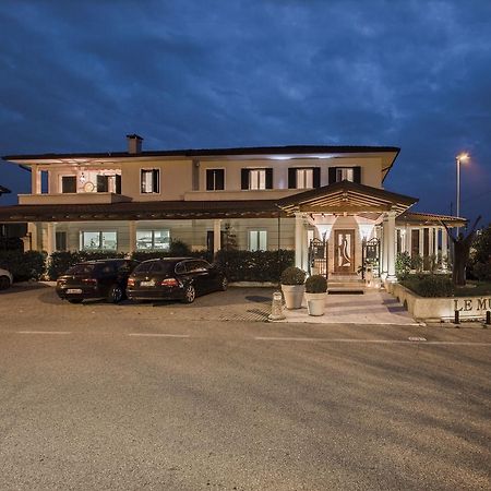 Le Muse Hotel Сан Бонифацио Экстерьер фото
