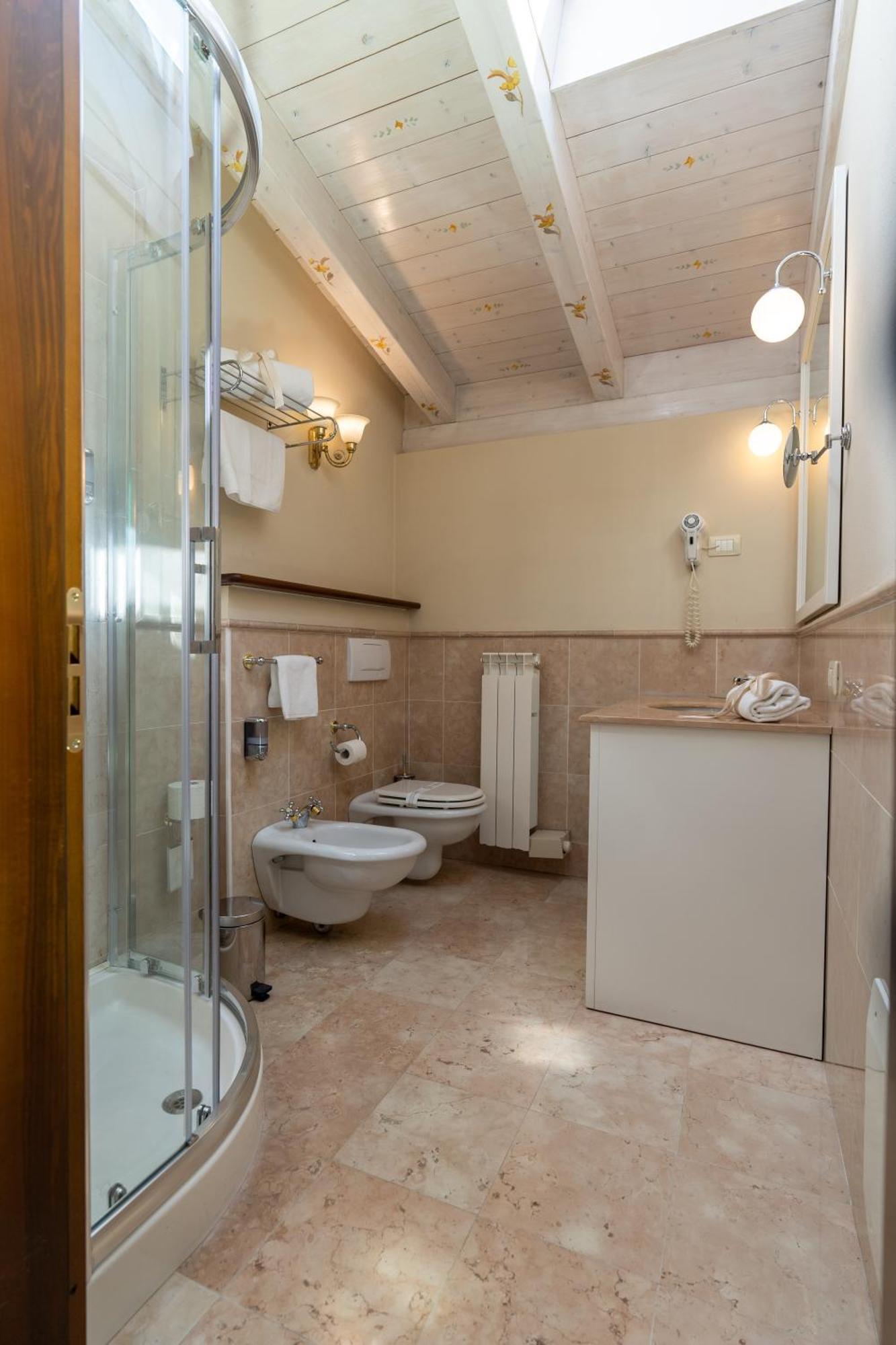 Le Muse Hotel Сан Бонифацио Экстерьер фото